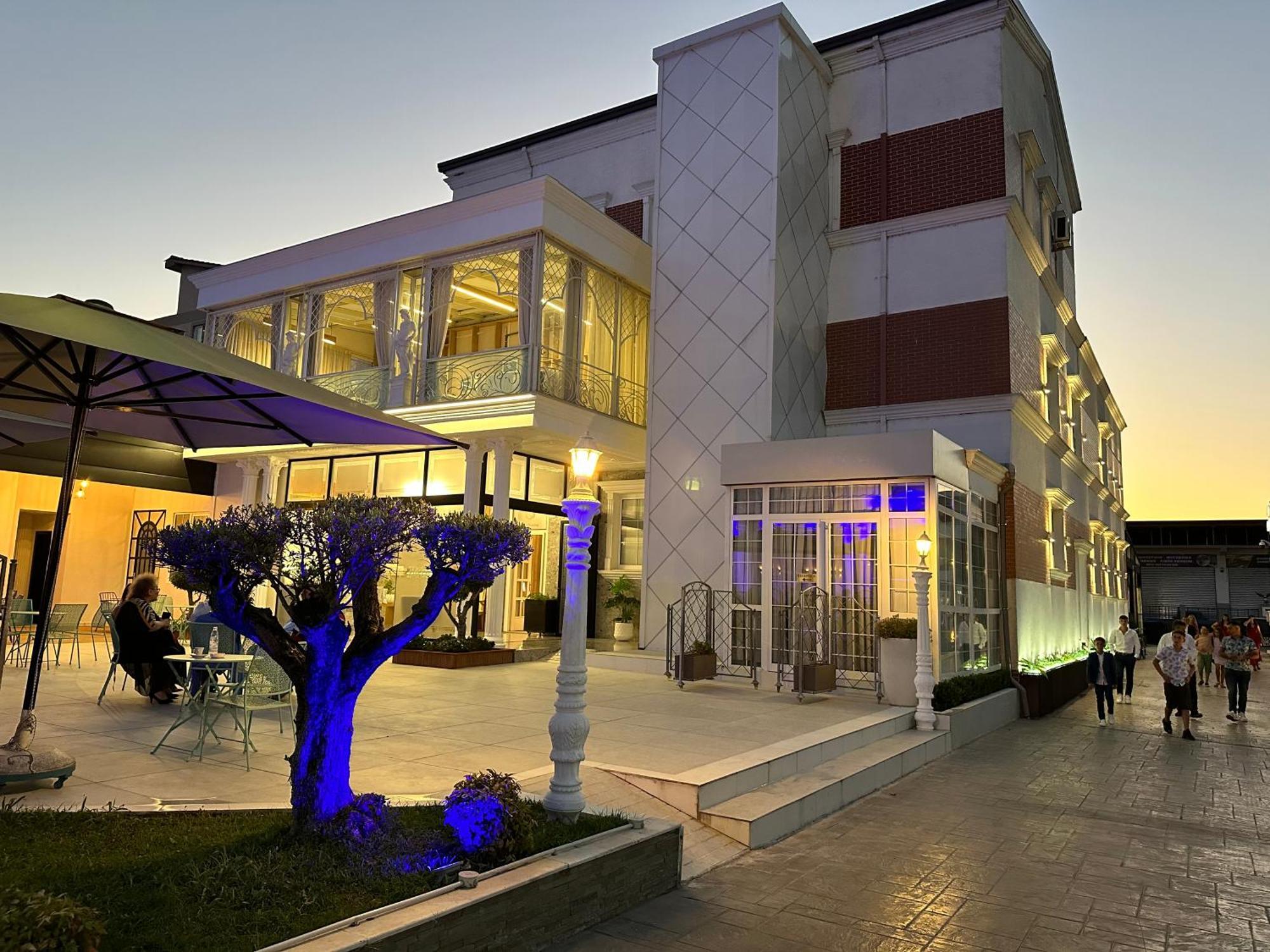 Hotel Colis Kamez Esterno foto