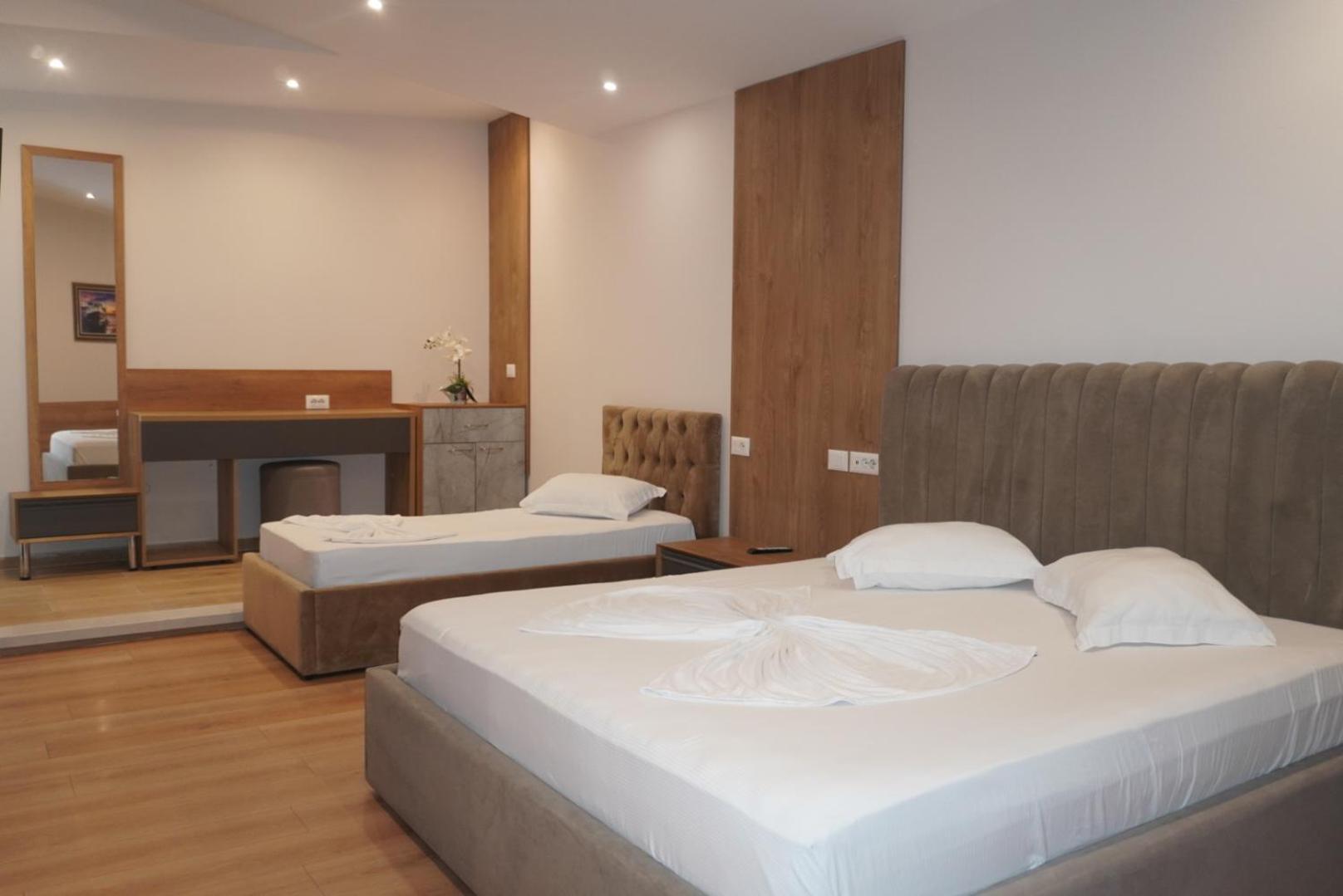 Hotel Colis Kamez Esterno foto