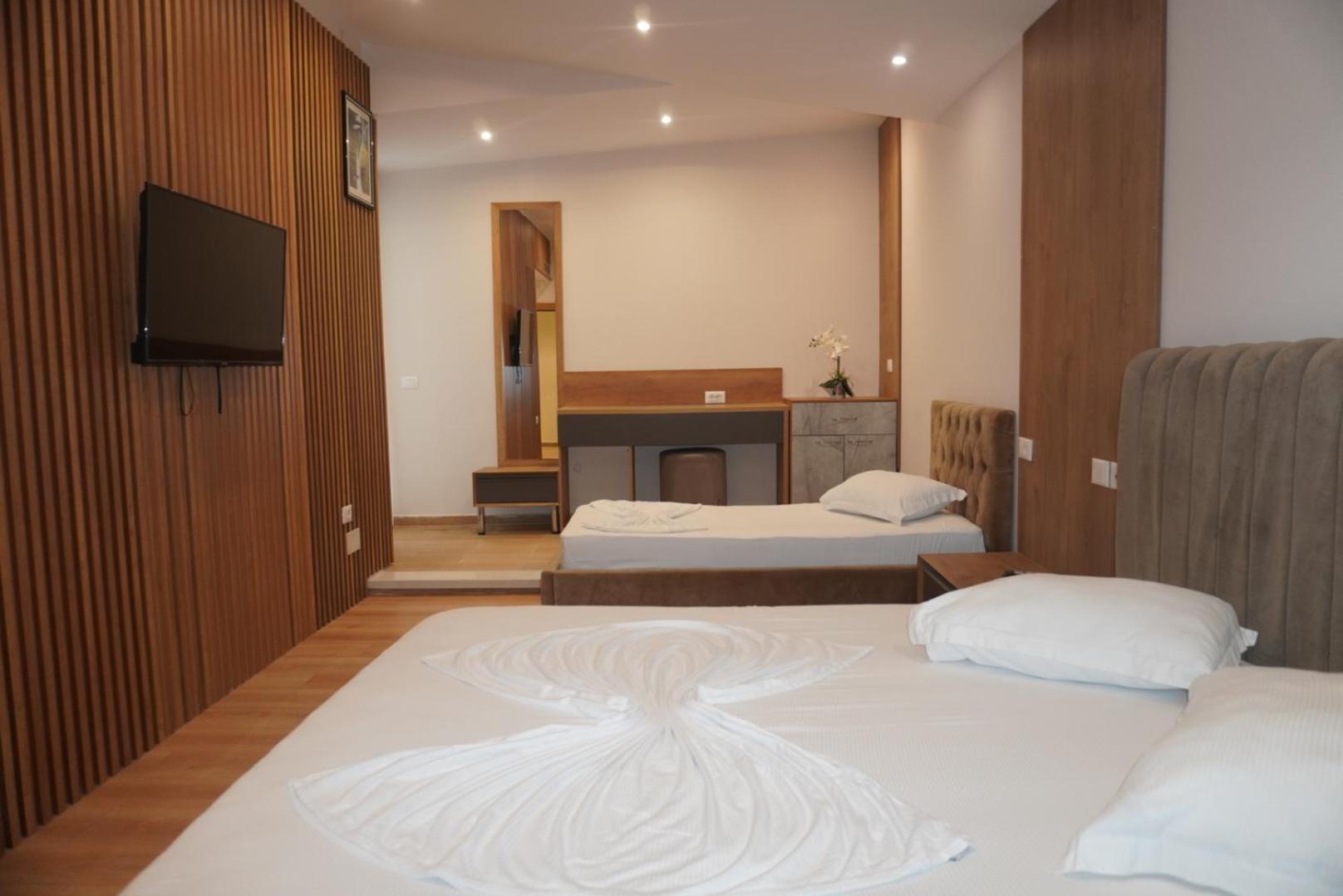 Hotel Colis Kamez Esterno foto